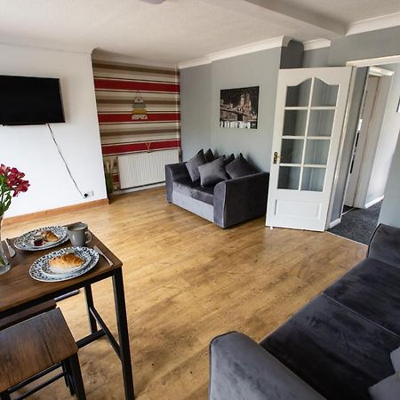 Cul-De-Sac Creations Apartment Шрусбъри Екстериор снимка