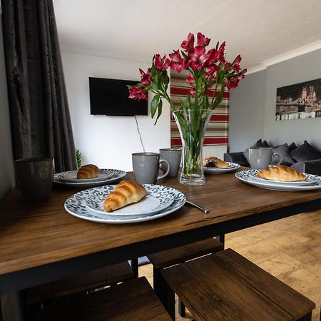 Cul-De-Sac Creations Apartment Шрусбъри Екстериор снимка