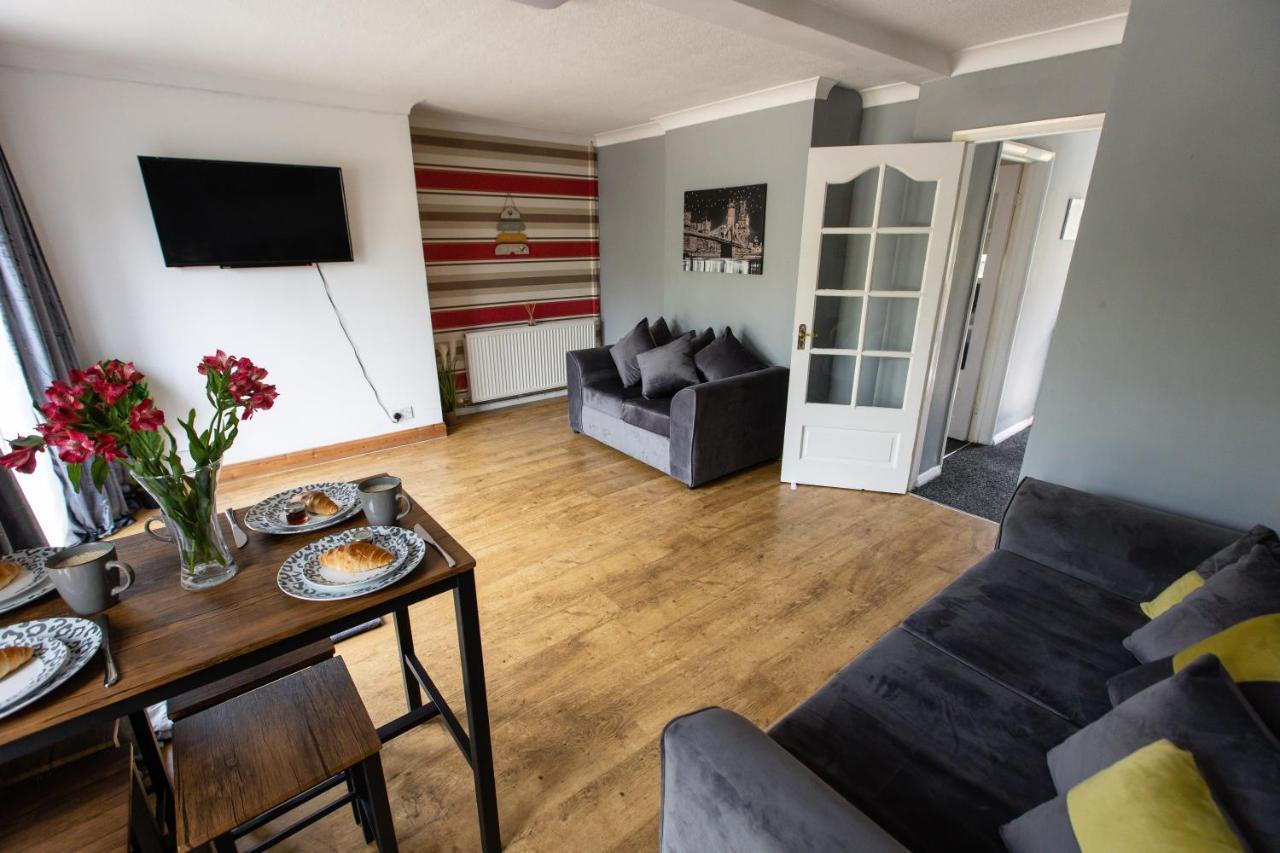 Cul-De-Sac Creations Apartment Шрусбъри Екстериор снимка