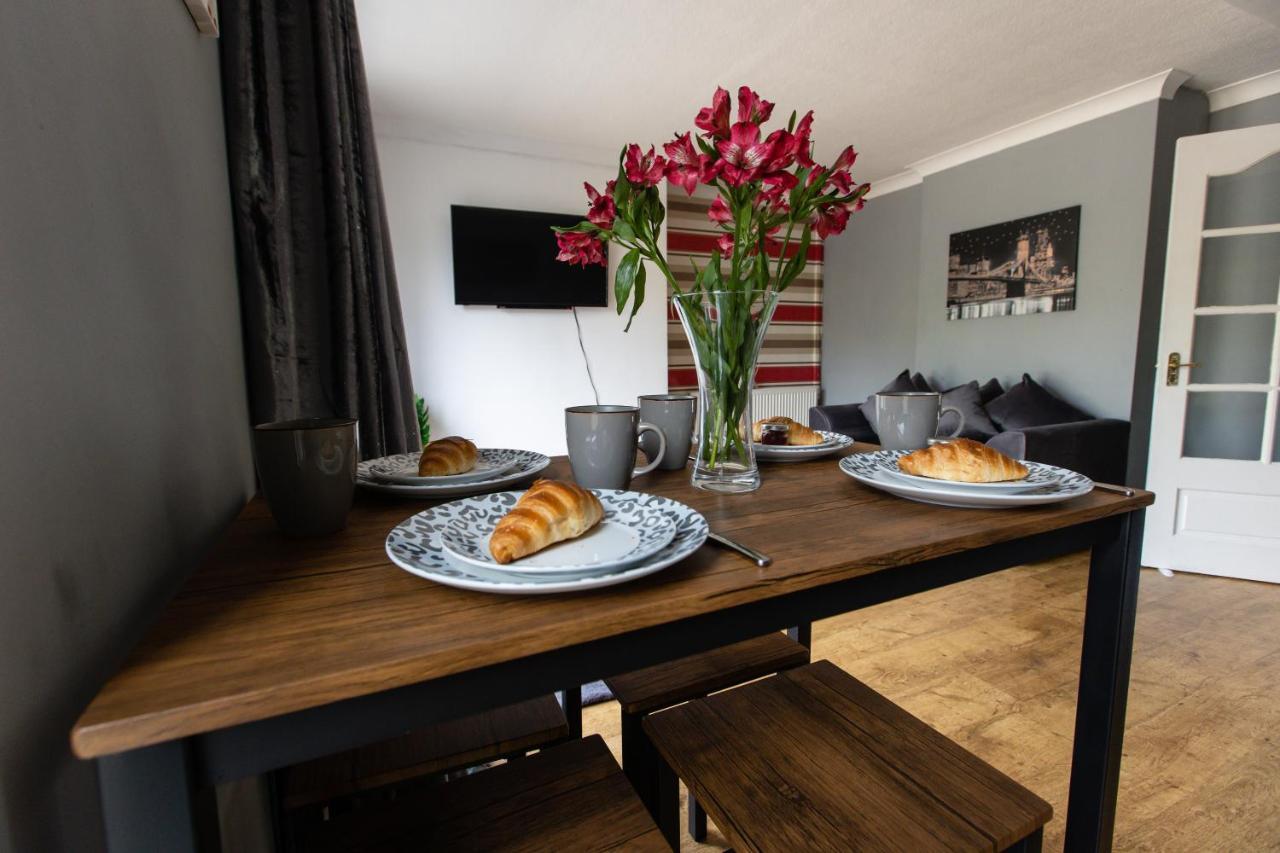 Cul-De-Sac Creations Apartment Шрусбъри Екстериор снимка